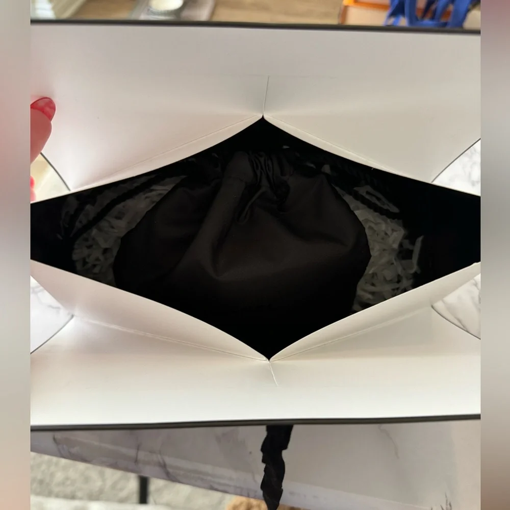 Chanel Beauty Sample Bundle - Picture 2 of 7